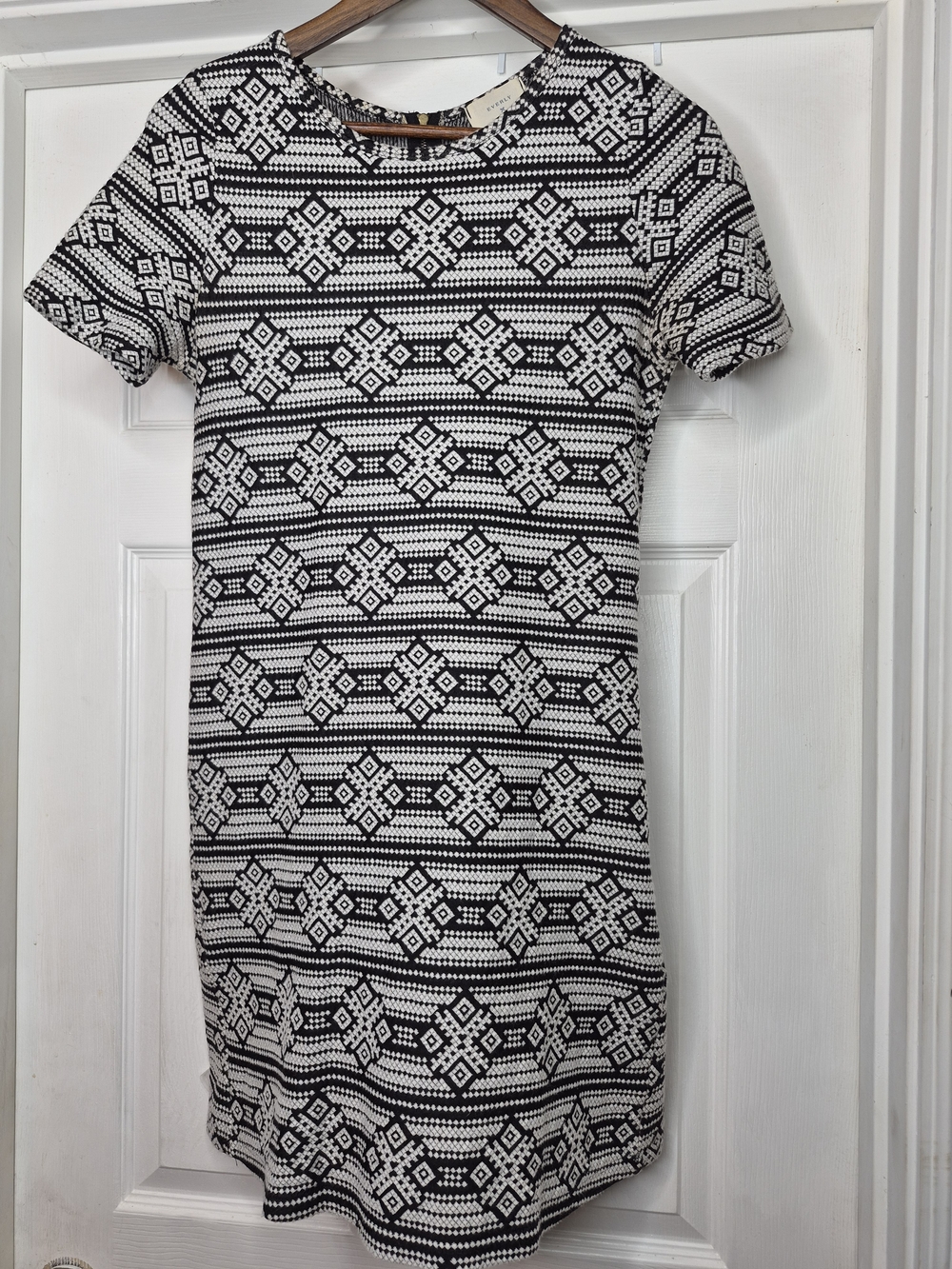 Everly Black and White Geometric Aztec Mini Dress Medium